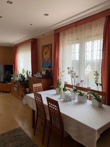 Eladó családi ház, Veszprémben 150 M Ft, 4+1 szobás