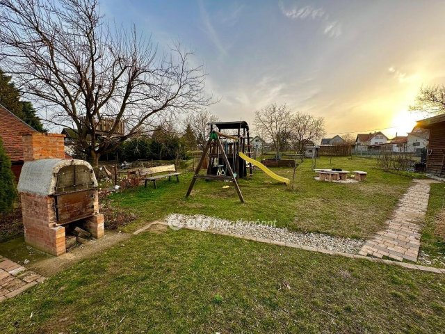 Eladó családi ház, Őrbottyánban 159.9 M Ft, 5 szobás