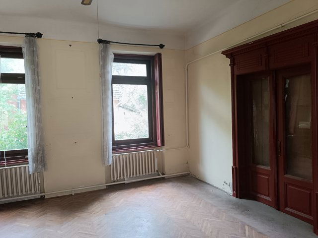 Eladó családi ház, Hódmezővásárhelyen 117 M Ft, 8 szobás