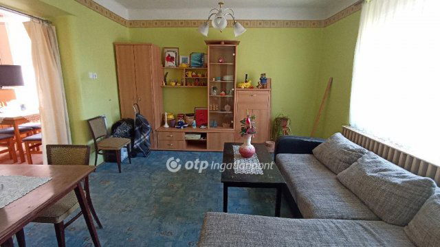 Eladó családi ház, Jászfényszarun 33.5 M Ft, 3 szobás
