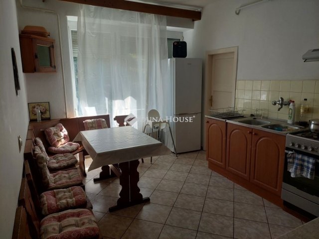 Eladó családi ház, Pécsett 43 M Ft, 3 szobás