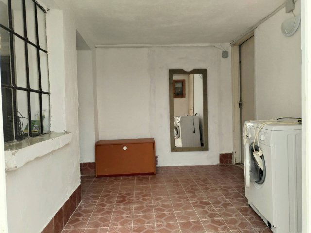 Eladó családi ház, Holládon 29 M Ft, 3 szobás