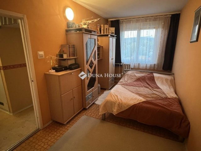 Eladó panellakás, Móron 42 M Ft, 2 szobás / költözzbe.hu