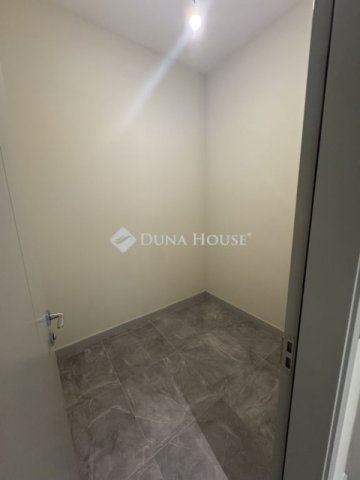 Eladó téglalakás, Budapesten, IX. kerületben 89.9 M Ft, 1 szobás