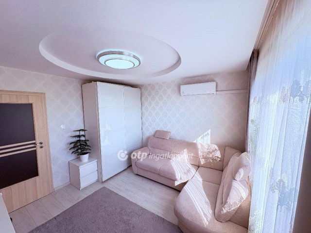 Eladó panellakás, Budapesten, XV. kerületben 80 M Ft, 3 szobás