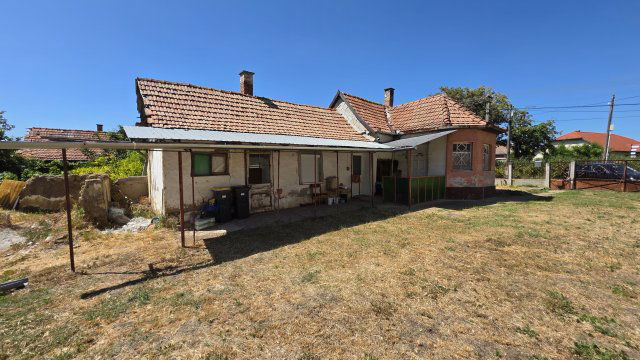 Eladó családi ház, Sárándon, Nagy utcában 12.9 M Ft, 2 szobás