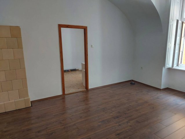 Eladó téglalakás, Pécsett 59.9 M Ft, 2 szobás