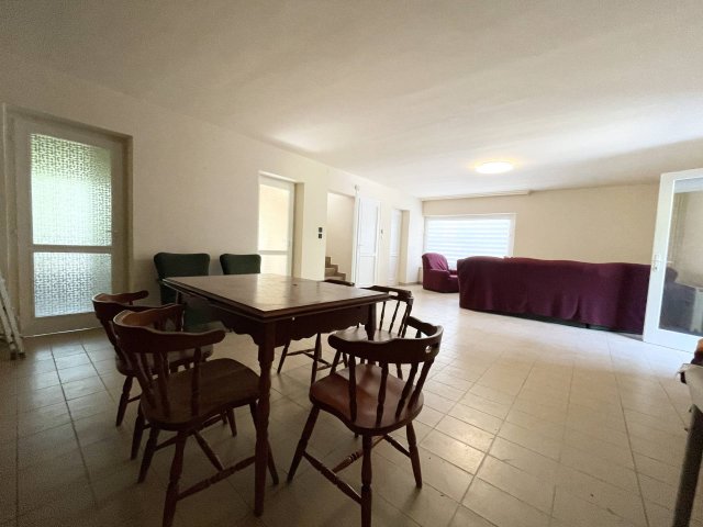 Eladó családi ház, Szigethalmon 114 M Ft, 9 szobás