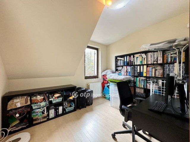 Eladó téglalakás, Budapesten, III. kerületben 132.4 M Ft