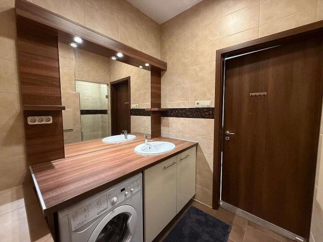 Eladó téglalakás, Budapesten, III. kerületben 84.9 M Ft