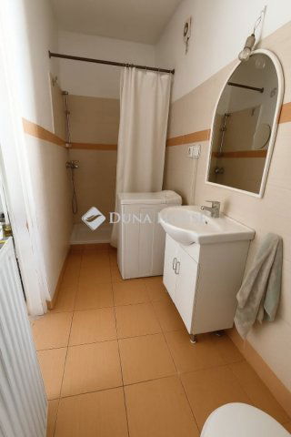 Eladó családi ház, Veresegyházon 62.5 M Ft, 1 szobás