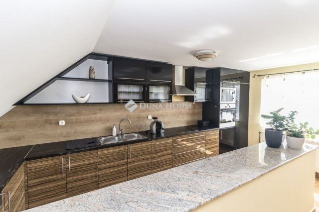 Eladó családi ház, Bükön 73.5 M Ft, 6 szobás
