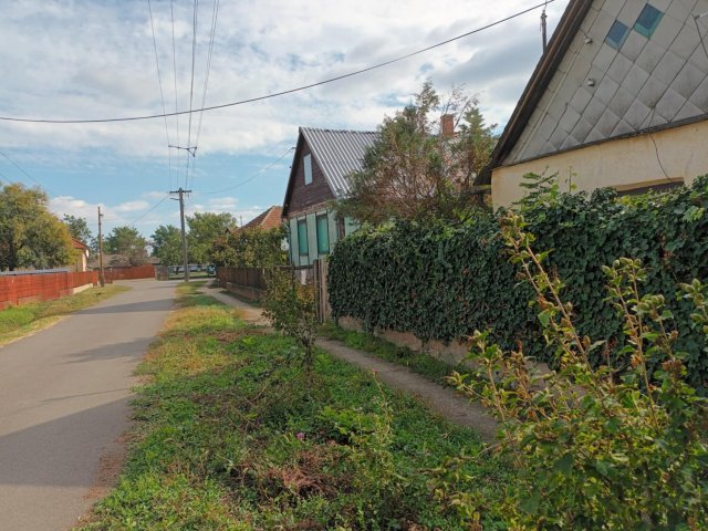 Eladó családi ház, Földesen, Csokonai utcában 10 M Ft, 2 szobás