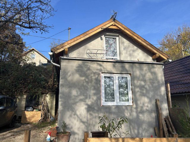 Eladó családi ház, Kesztölcön 24.9 M Ft, 1 szobás