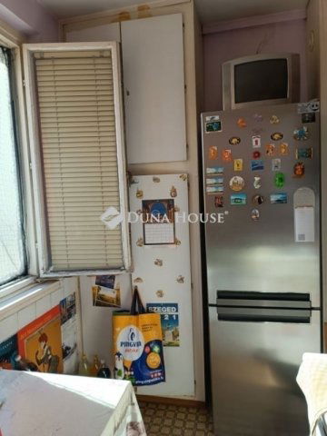 Eladó panellakás, Szegeden 43.89 M Ft, 2 szobás