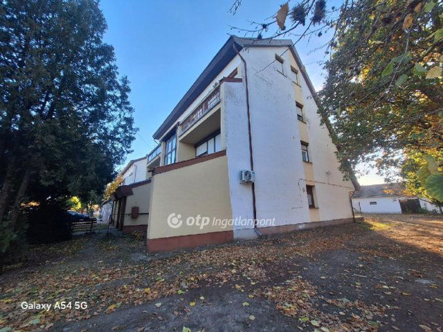 Eladó téglalakás, Gádoroson 18 M Ft, 1+2 szobás