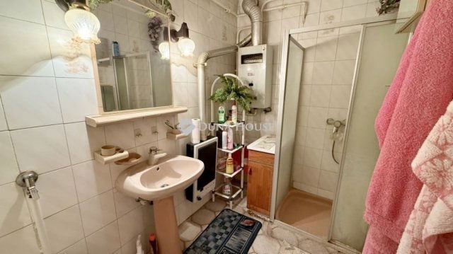 Eladó téglalakás, Szegeden 48 M Ft, 2 szobás