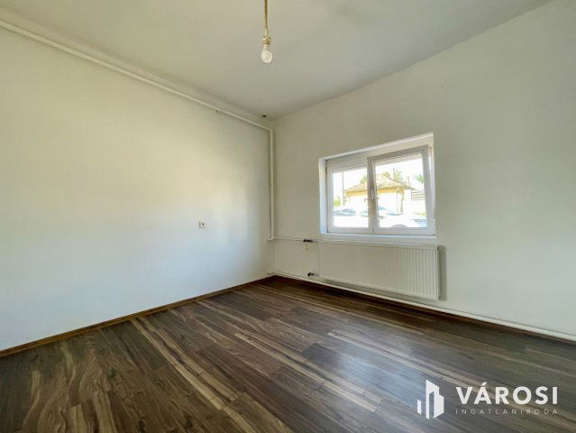 Eladó családi ház, Enyingen 27 M Ft, 2 szobás