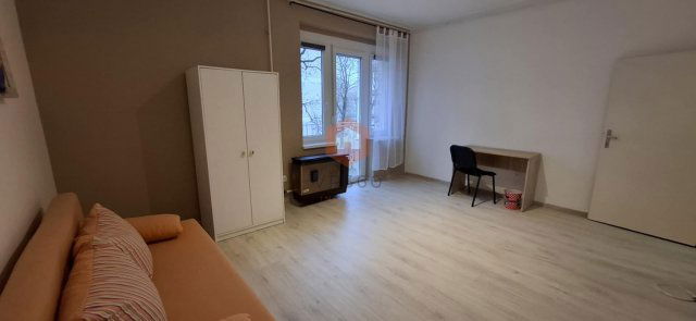 Kiadó téglalakás, albérlet, Pécsett, Hajnóczy úton, 1 szobás