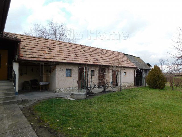 Eladó családi ház, Győrújbaráton 49.9 M Ft, 10 szobás