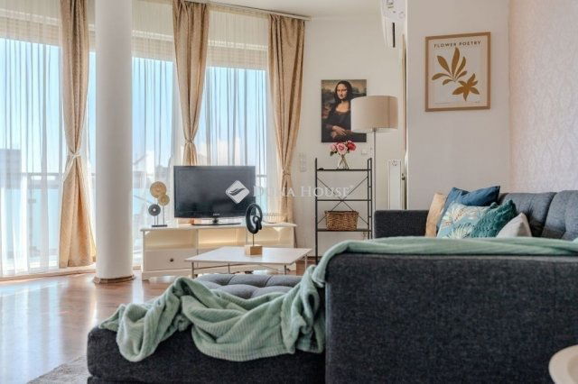 Eladó téglalakás, Budapesten, VIII. kerületben 144 M Ft