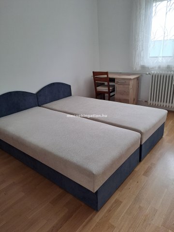 Kiadó téglalakás, albérlet, Pécsett 190 E Ft / hó, 2 szobás