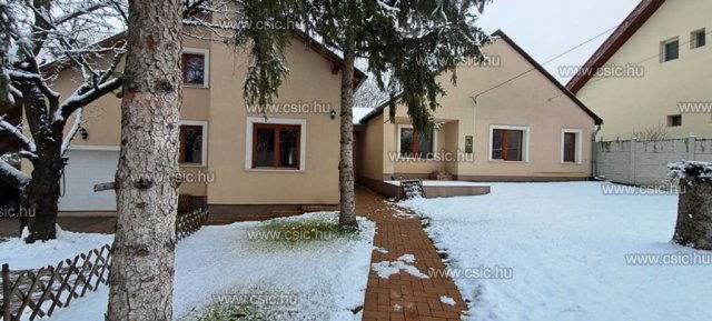 Eladó családi ház, Gödön 129.9 M Ft, 5 szobás