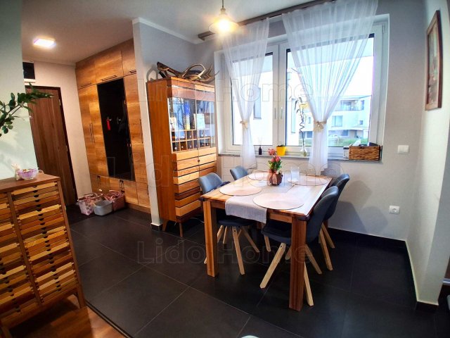 Eladó téglalakás, Mosonmagyaróváron 77 M Ft, 3 szobás