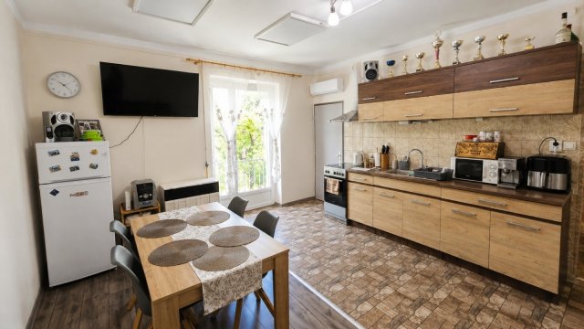 Eladó téglalakás, Komlón 24.9 M Ft, 2 szobás