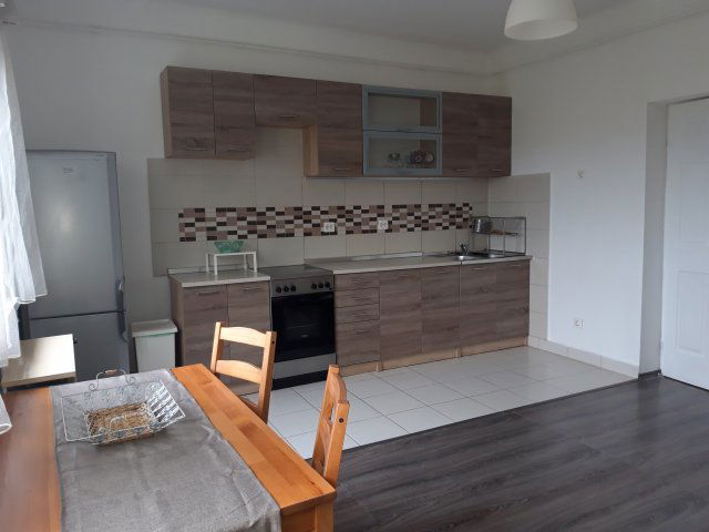 Kiadó téglalakás, albérlet, XIII. kerületben, Gyermek téren