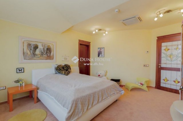 Eladó családi ház, Budapesten, XXI. kerületben 571.5 M Ft