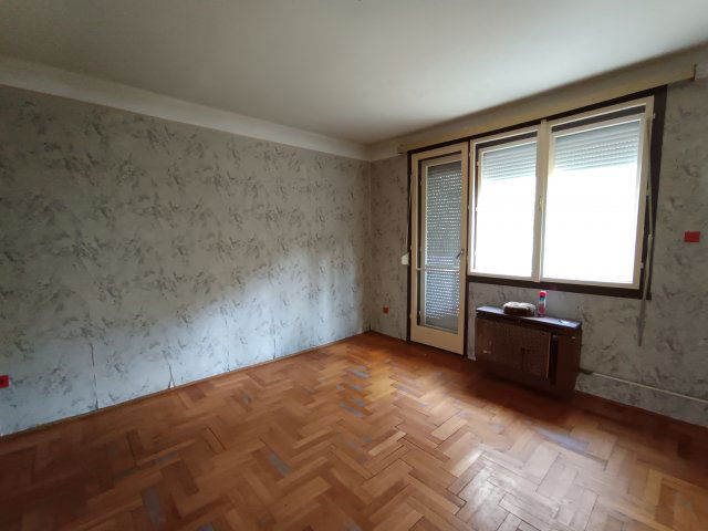 Eladó téglalakás, Izsákon 11 M Ft, 2+1 szobás