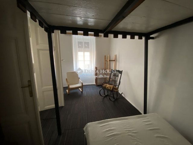 Eladó téglalakás, Pécsett 65.49 M Ft, 3 szobás