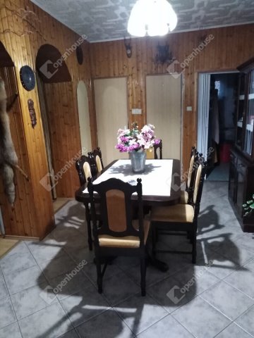 Eladó családi ház, Tatabányán 79.99 M Ft, 4 szobás