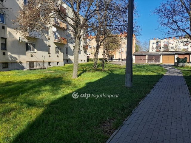 Eladó téglalakás, Kisvárdán 33.5 M Ft, 2+1 szobás