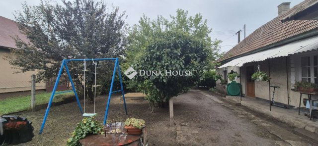 Eladó családi ház, Sárbogárdon 16.8 M Ft, 2 szobás