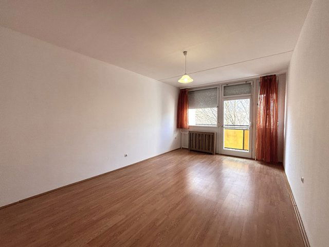 Kiadó panellakás, albérlet, Pécsett 130 E Ft / hó, 2 szobás