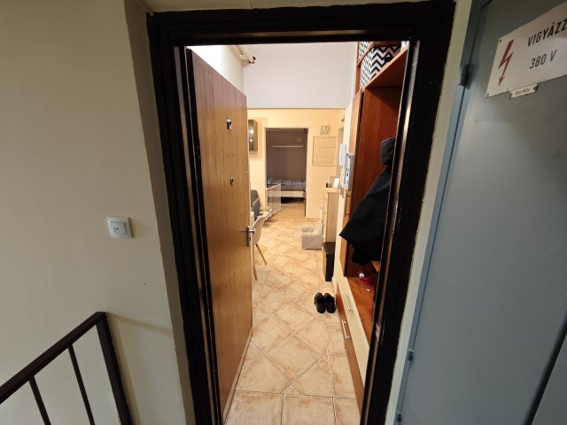 Eladó panellakás, Gyulán 34.9 M Ft, 1+2 szobás