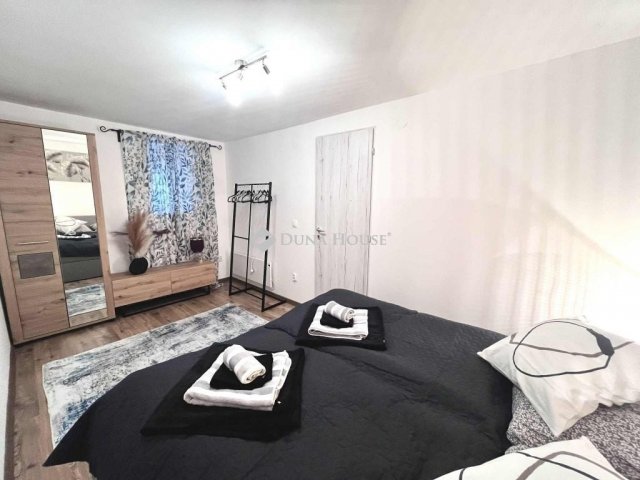 Eladó téglalakás, Pécsett 49.9 M Ft, 3 szobás