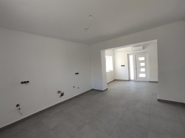Eladó családi ház, Ecséden 29.9 M Ft, 2 szobás