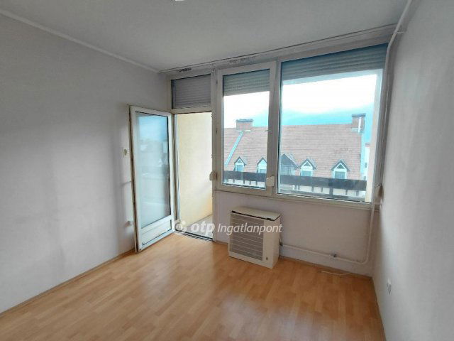 Eladó téglalakás, Hatvanban 36.99 M Ft, 2+1 szobás