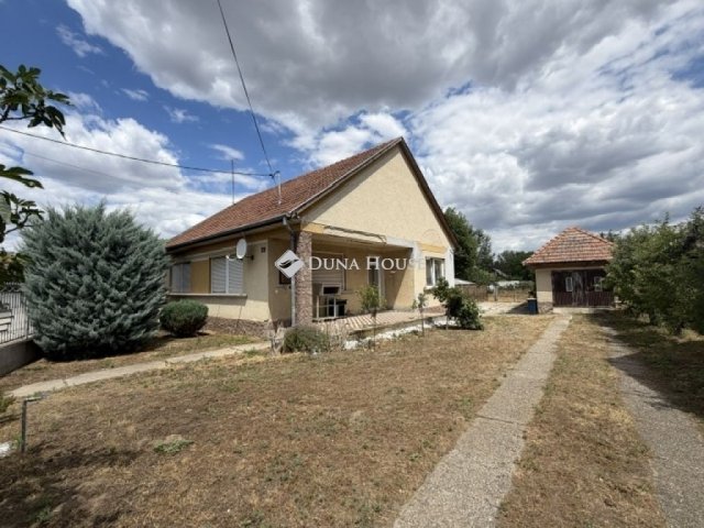 Eladó családi ház, Pilisen 74.9 M Ft, 3 szobás