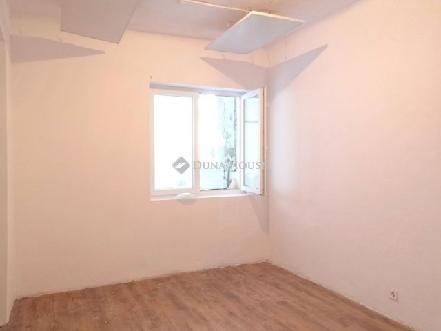 Eladó téglalakás, Budapesten, XV. kerületben 45 M Ft, 2 szobás