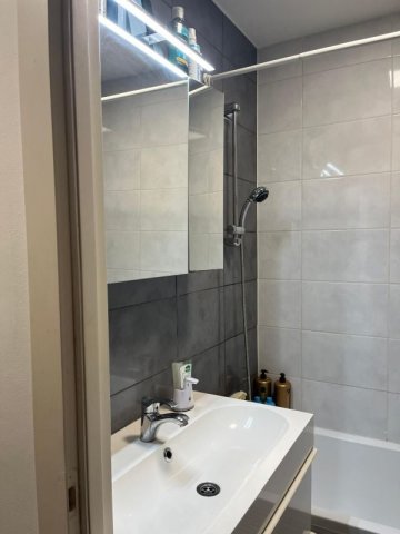 Eladó panellakás, Székesfehérvárott 65 M Ft, 2+1 szobás