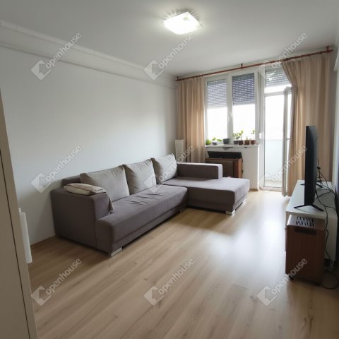 Eladó téglalakás, Szegeden 38 M Ft, 2 szobás