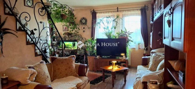 Eladó téglalakás, Kunszentmártonban 48 M Ft, 1 szobás