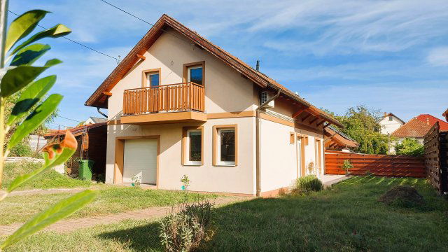 Eladó ikerház, Csömörön 139 M Ft, 4 szobás