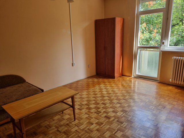 Kiadó téglalakás, albérlet, Tatabányán, Mártírok úton