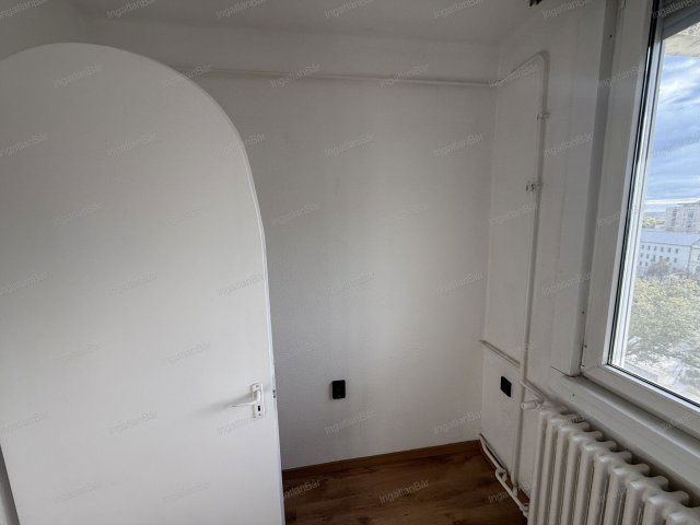 Eladó panellakás, Debrecenben 76 M Ft, 2+2 szobás
