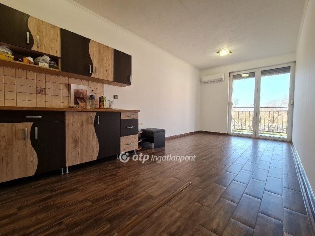Eladó téglalakás, Hajdúszoboszlón 74.9 M Ft, 3 szobás